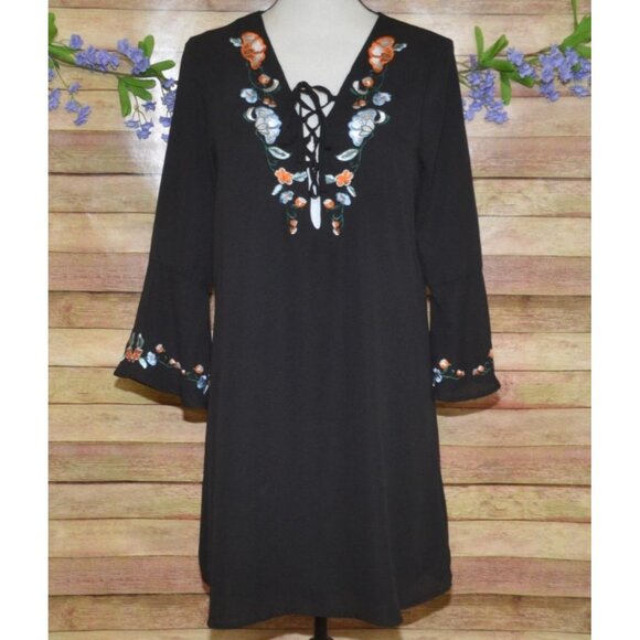 Bleuh Ciel Ladies Black Embroidered Floral Lace Up V-Neck Shift Dress Size M - Picture 1 of 10